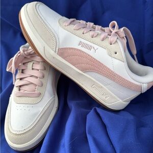 Puma Women's White and Light Pink Sneakers